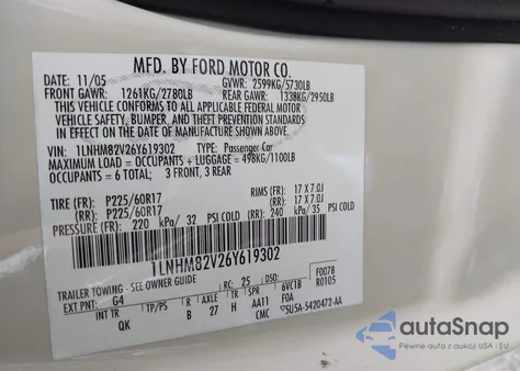 2006 Lincoln Town Car Signature Limited из США, поврежденный, VIN 1LNHM82V26Y619302